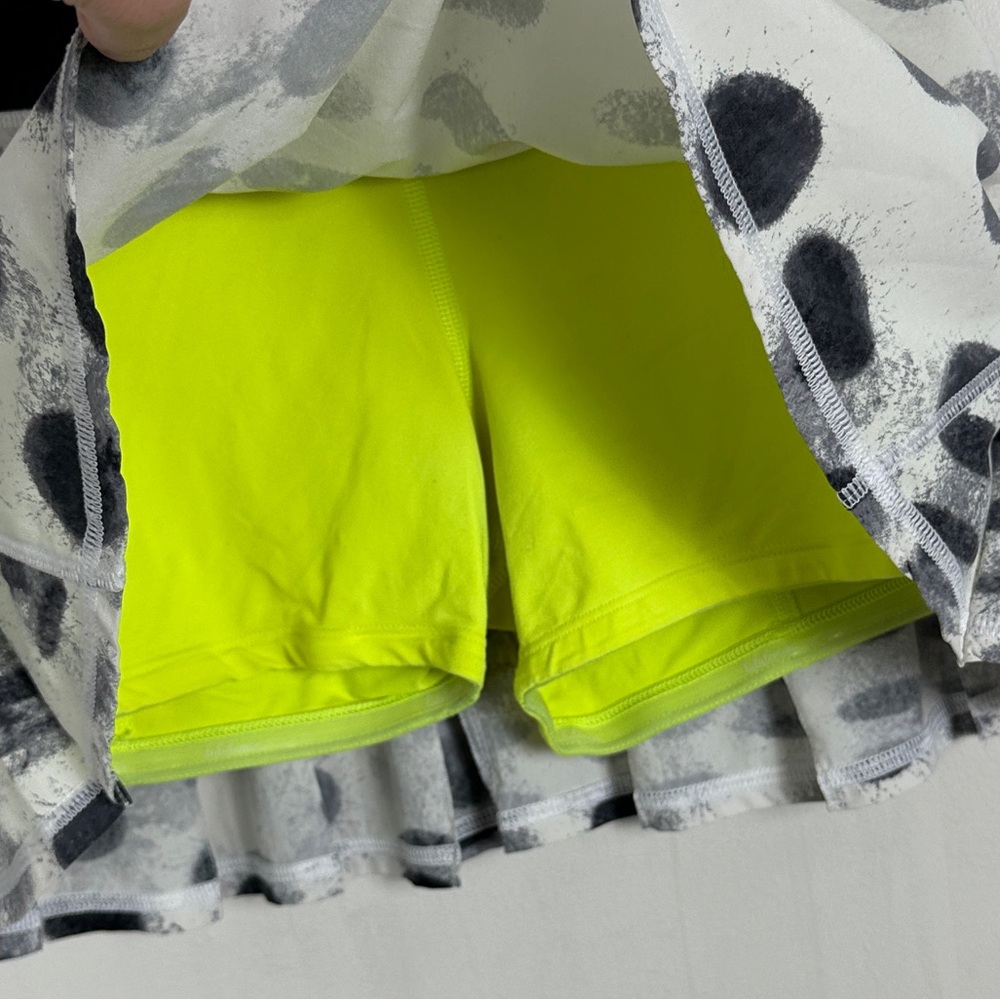 Lululemon Run Pace Setter Skirt Seaside Polka Dot Size 2 Tennis Skort Pickleball - Picture 7 of 16
